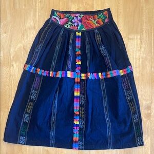 VINTAGE Talla Embroidered Midi Skirt with Pockets